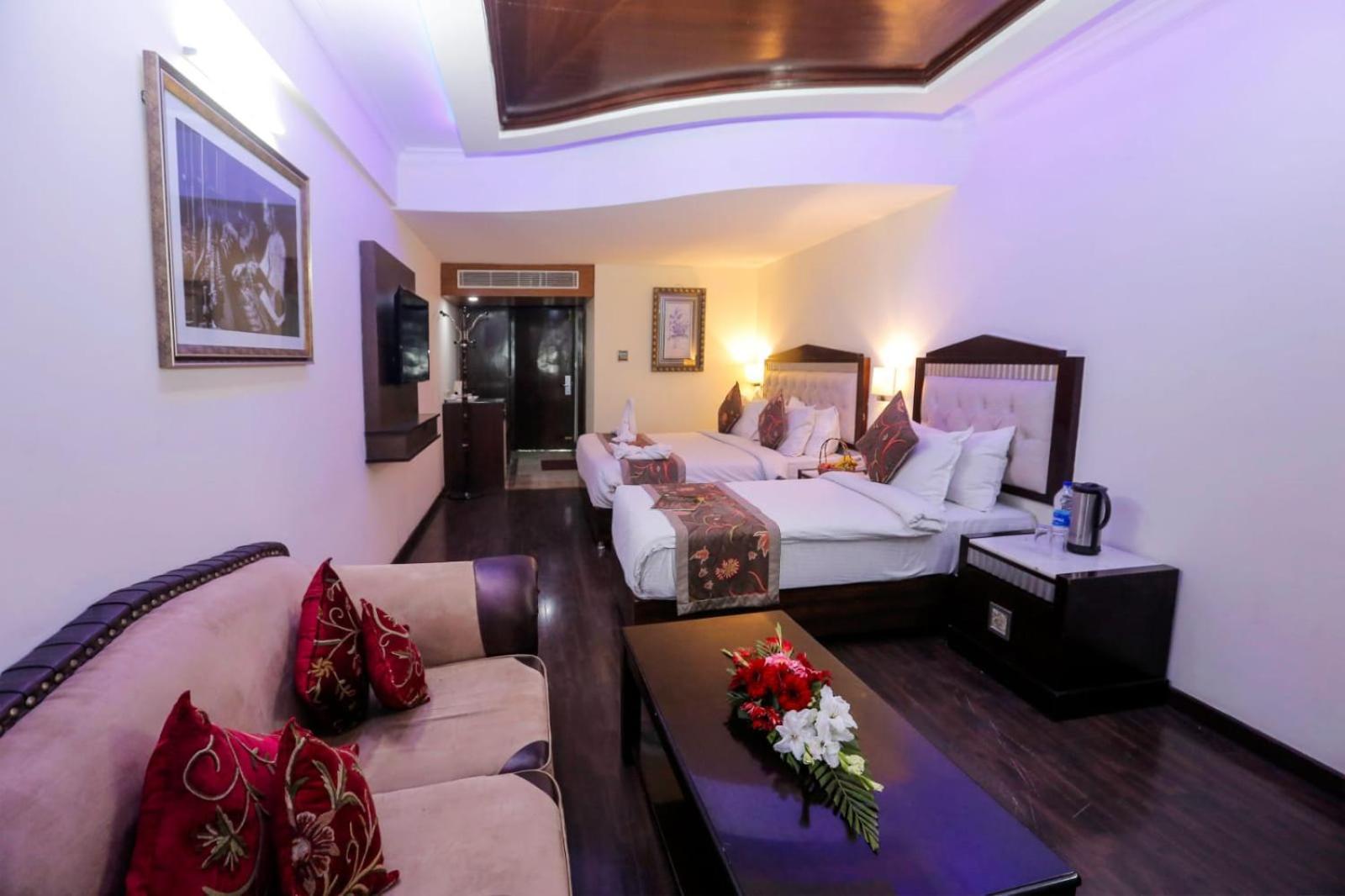 Hotel The Residency Srinagar Экстерьер фото