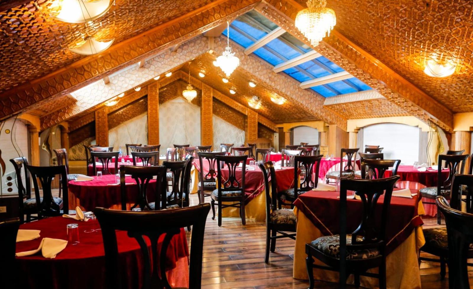 Hotel The Residency Srinagar Экстерьер фото