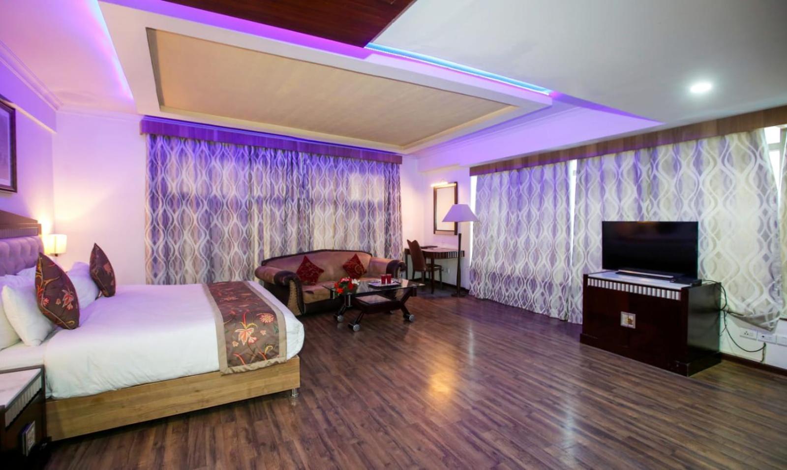 Hotel The Residency Srinagar Экстерьер фото