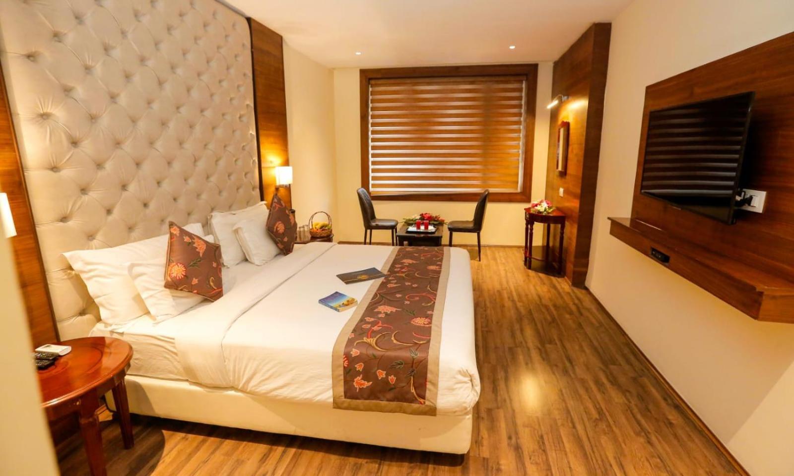 Hotel The Residency Srinagar Экстерьер фото