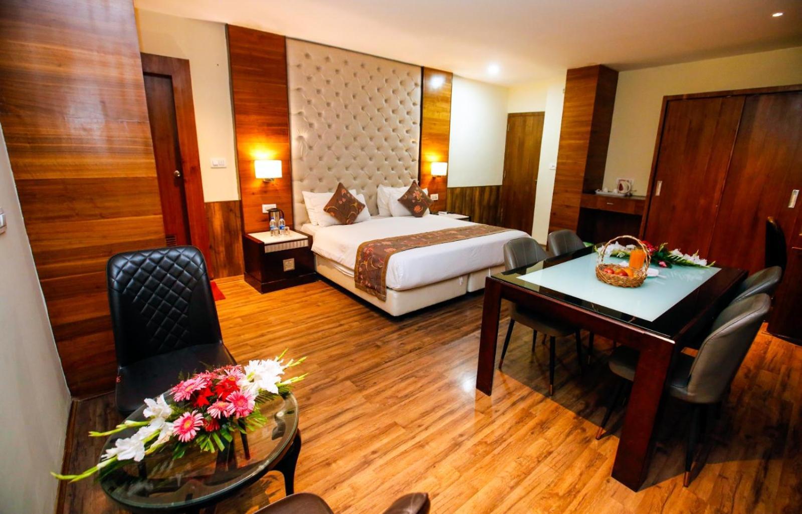 Hotel The Residency Srinagar Экстерьер фото