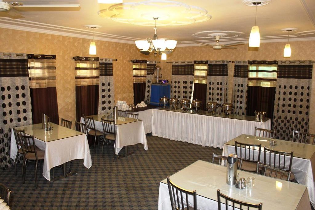 Hotel The Residency Srinagar Экстерьер фото