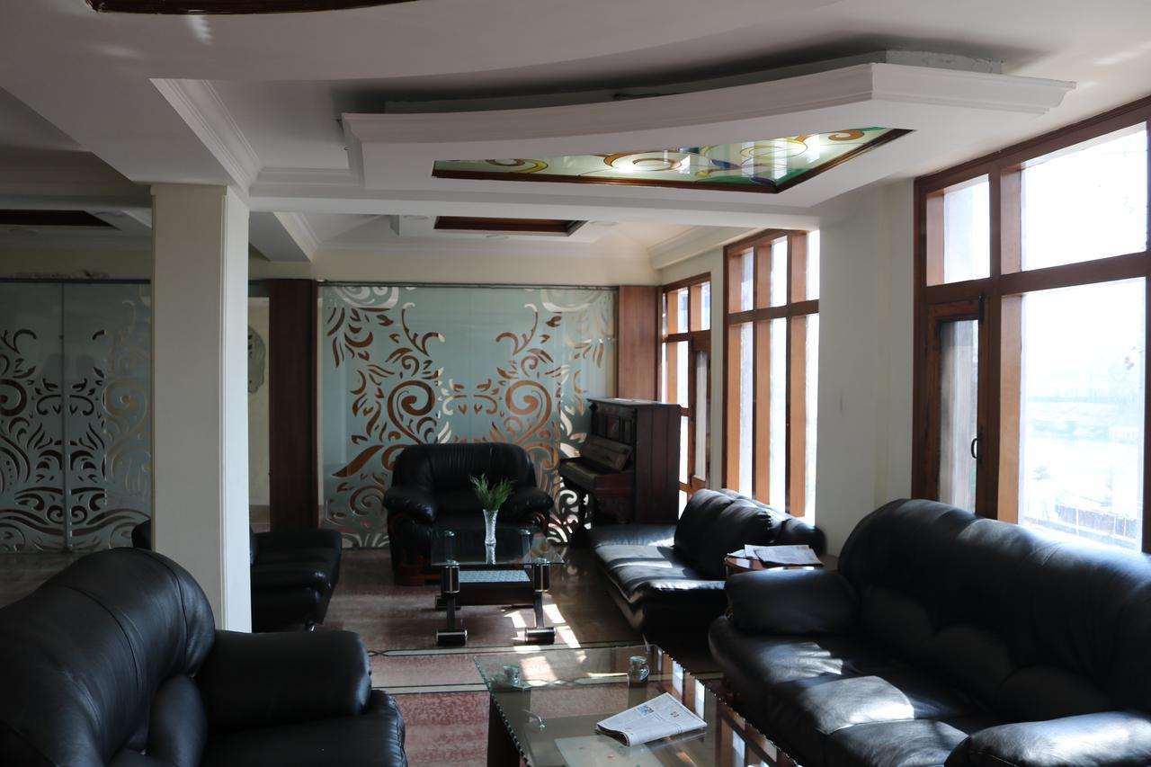 Hotel The Residency Srinagar Экстерьер фото