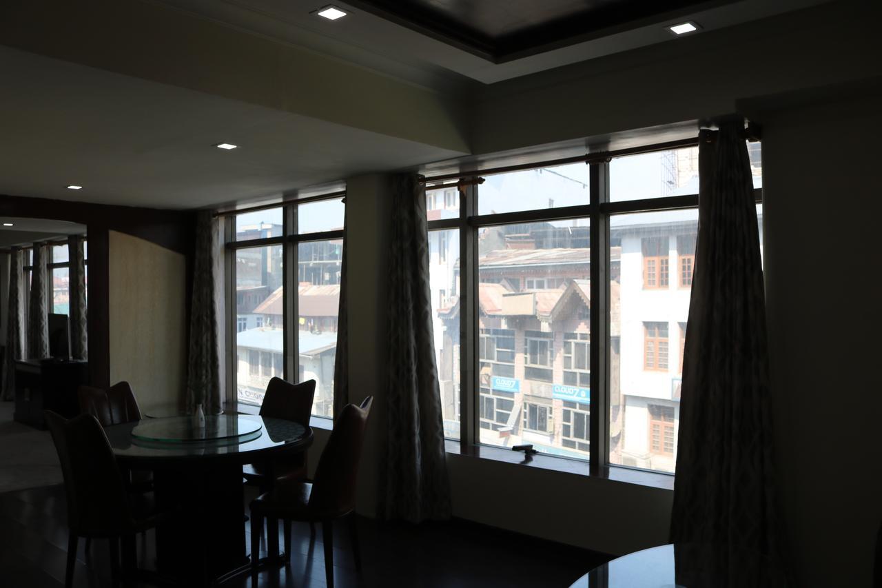 Hotel The Residency Srinagar Экстерьер фото
