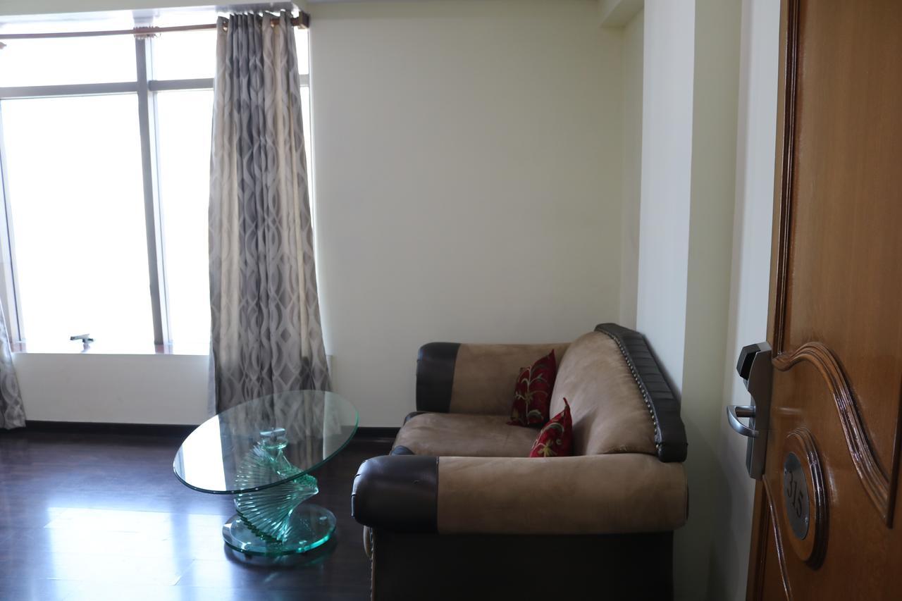 Hotel The Residency Srinagar Экстерьер фото