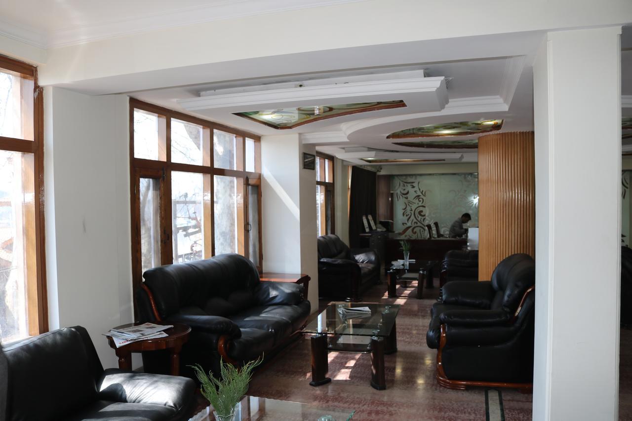 Hotel The Residency Srinagar Экстерьер фото