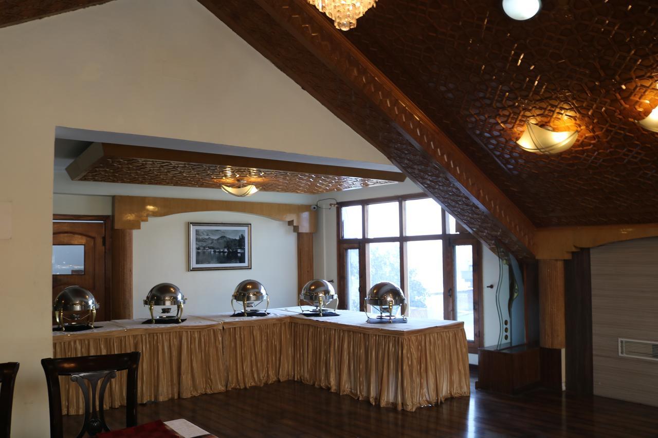 Hotel The Residency Srinagar Экстерьер фото