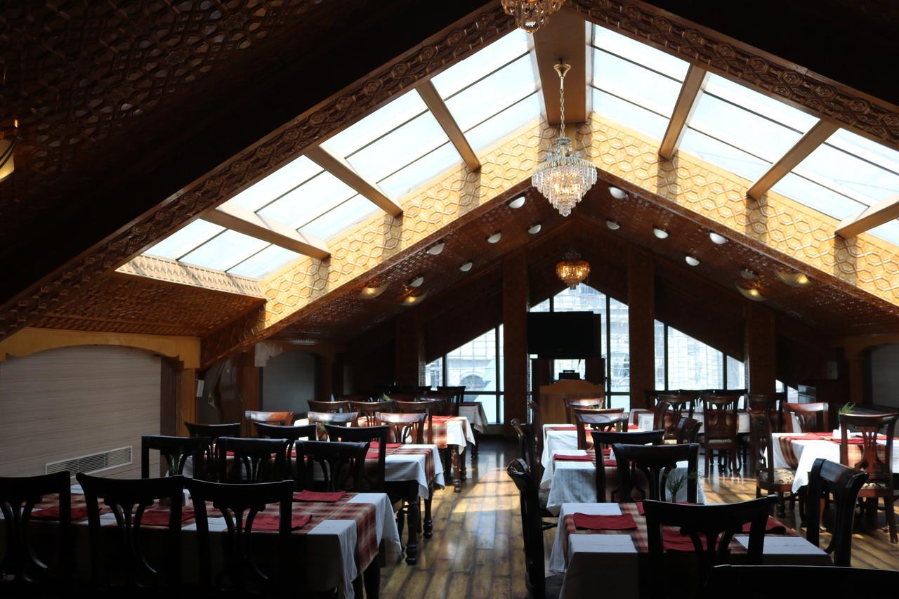Hotel The Residency Srinagar Экстерьер фото